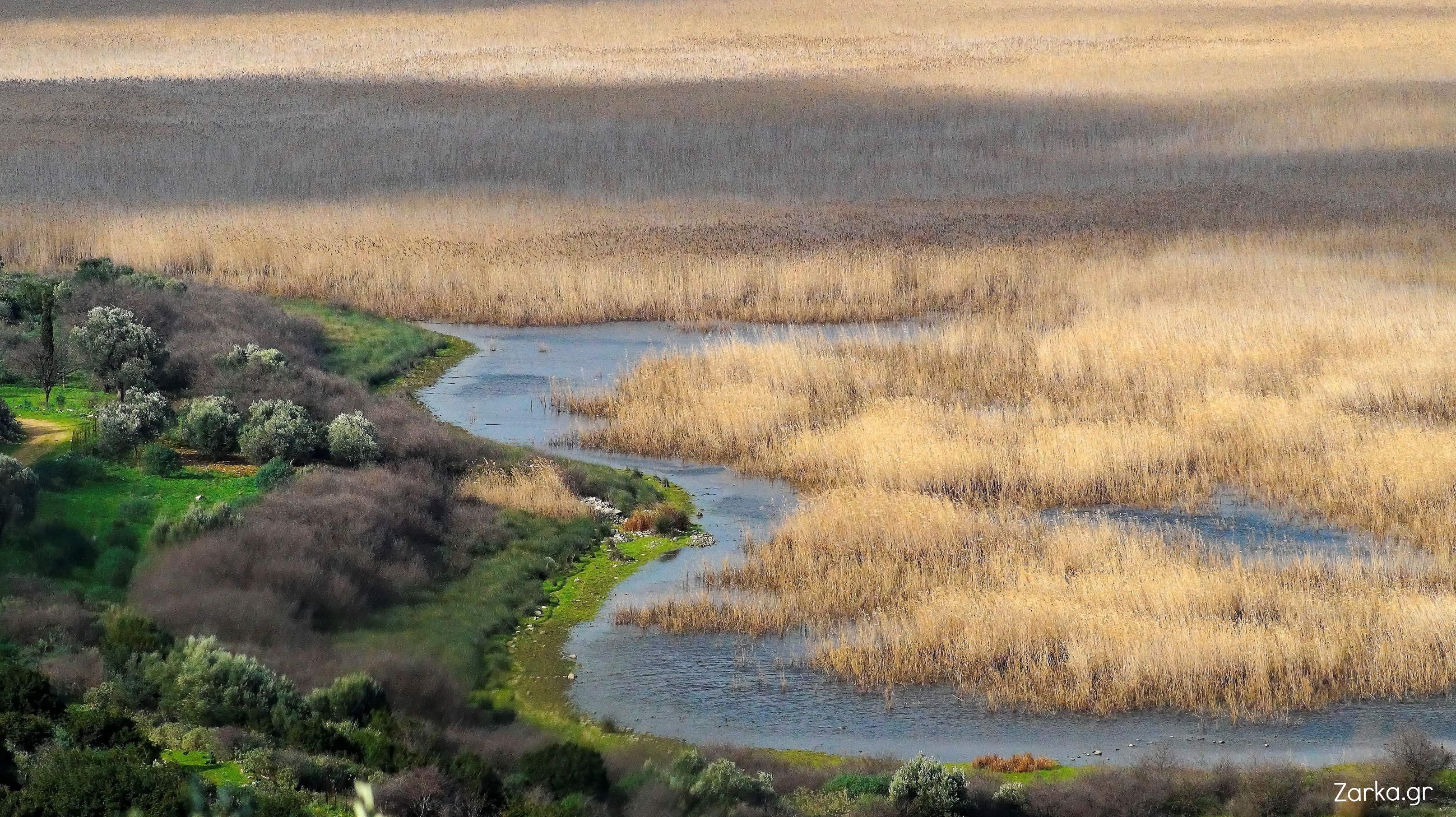 Λίμνη Δύστος